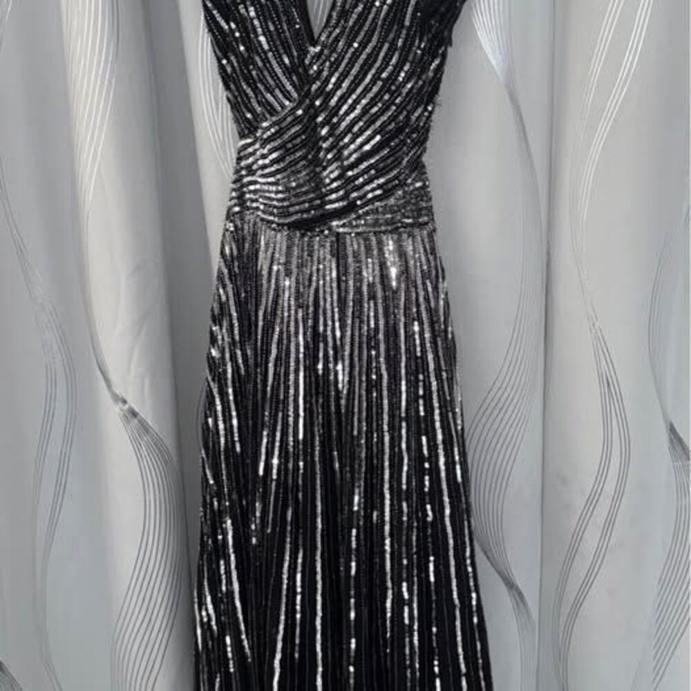 MAC DUGGAL 5568 SEQINED CUTOUT RUFFLED CAP SLEEVE LACE UP BLACK GOWN size 8 - Picture 3 of 7